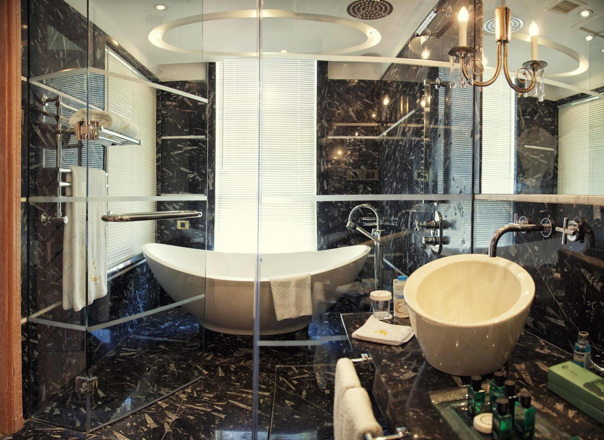 Hotel Les Ottomans Bosphorus - Special Category Istanbul Bagian luar foto
